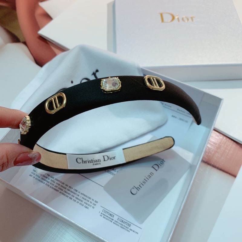 CHRISTIAN DIOR